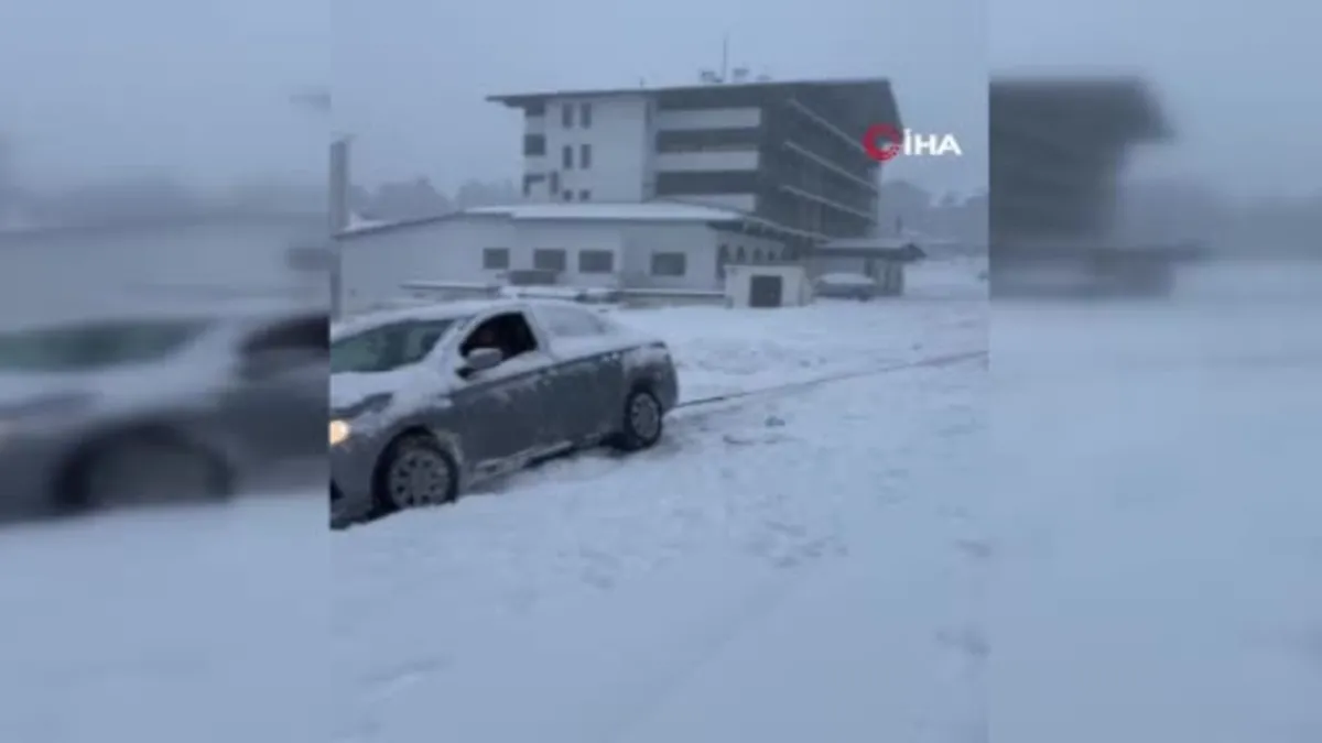 Bursa Uludağ'da kar kalınlığı 50 santimetreye ulaştı
