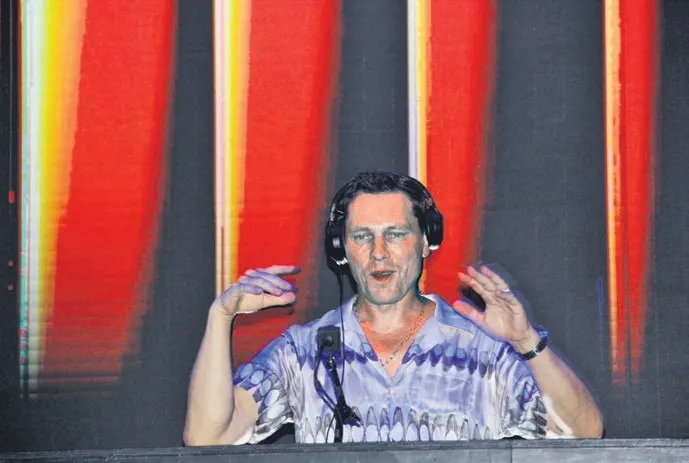 DJ Tiesto Kıbrıs’ı salladı