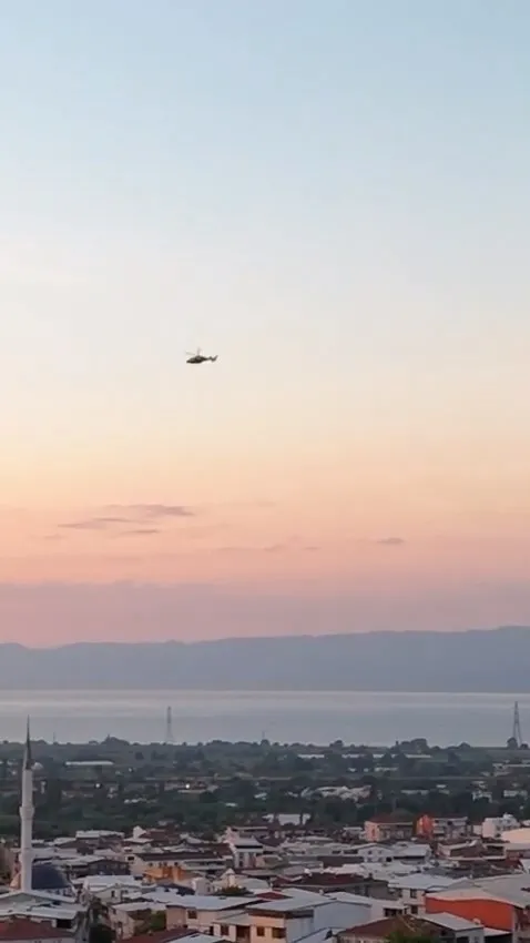 gencleri-zehirleyen-uyusturucu-cetesine-helikopter-destekli-operasyon-1780984109564.jpg Gençleri zehirleyen uyuşturucu çetesine helikopter destekli operasyon-3