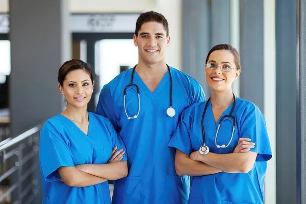 saglik-calisanlarinin-geliri-yukseliyor-mali-haklar-iyilestirilirken-10-bin-liranin-altindaki-saglik-sigortasi-1655408613261.jpeg Sağlık çalışanlarının geliri yükseliyor! Mali haklar iyileştirilirken 10 bin liranın altındaki sağlık sigortası borçları silinecek-2