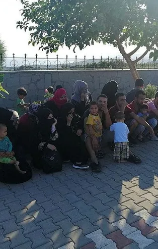 Son dakika: Çanakkale'de 330 düzensiz göçmen yakalandı