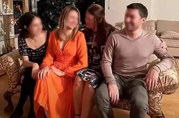 cem-garipoglu-olmedi-mi-kefen-neden-yoktu-uzman-isim-sebebi-acikladi-sureyya-karabulut-ilk-kez-konustu-1728024189428.jpeg Garioğlu ailesinin cinayetin işlendiği koltukta çekilmiş bir fotoğrafı.