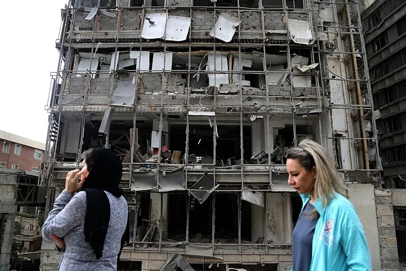 Tahran’da Gandi hastanesi vuruldu: DSÖ'den acil açıklama geldi-5