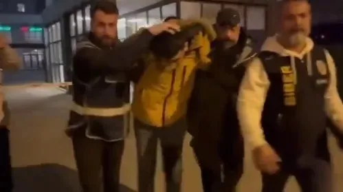 okulda-teror-sonrasi-c31k-skandali-kan-donduran-yazismalar-tepki-cekti-1776266174187.jpeg Okul saldırısını övdüler! C31K grubundan infial yaratan paylaşımlar: Vurabildiğini vur-6