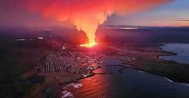 İzlanda’da yanardağ patlaması! Lavlar kasabaya döküldü! Binalar alev alev yanıyor