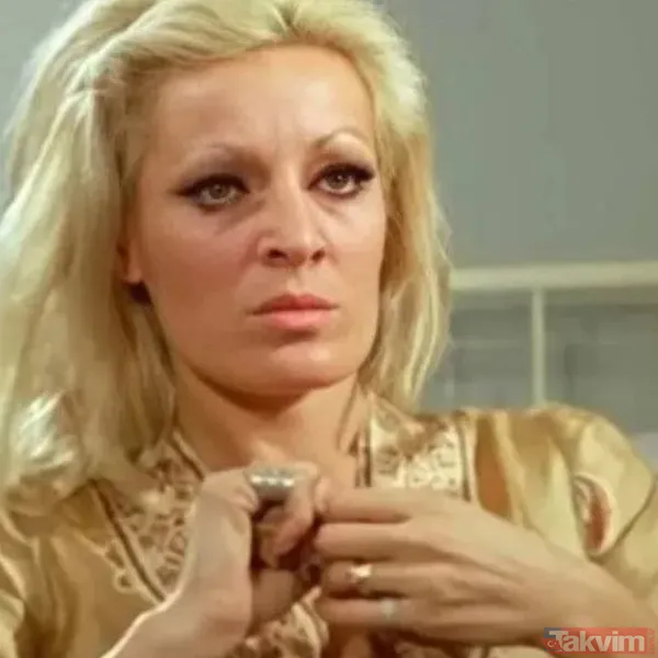 Yeşilçam’ın fettan güzeli Lale Belkıs sanat eserleriyle dolu evinin kapılarını ilk kez açtı! Hem Ediz Hun itirafı hem son hali şaşırttı - 10