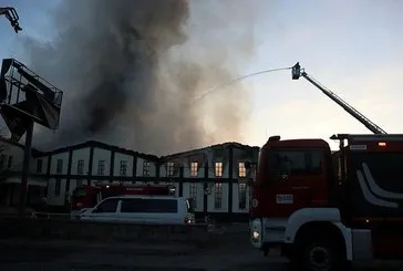 Kayseri’de mobilya fabrikasında yangın!