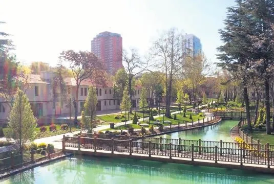 Saraçoğlu Mahallesi yenilendi