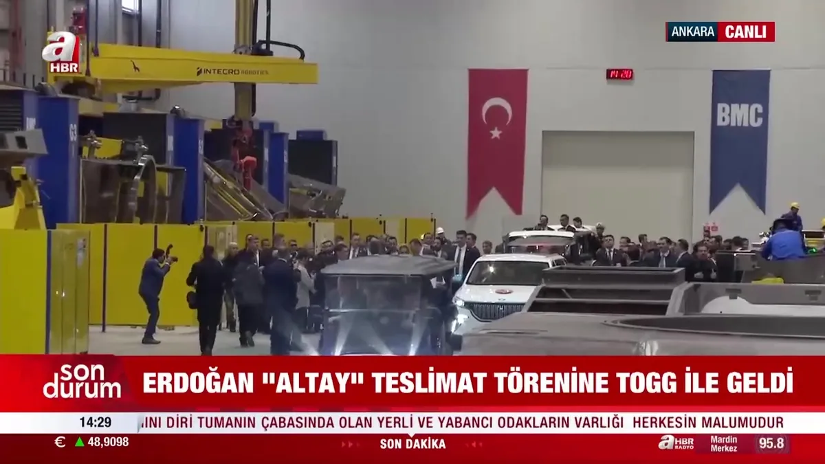 Başkan Erdoğan Altay tankının teslim törenine Togg'un yeni bir versiyonu ile geldi
