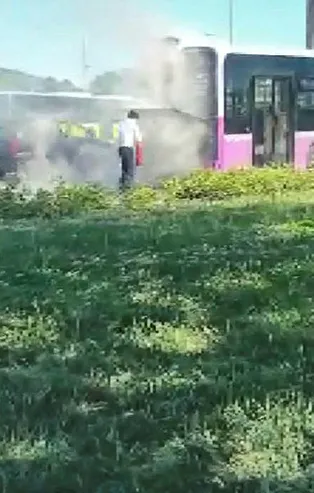 İstanbul'da yolcu otobüsünde yangın paniği