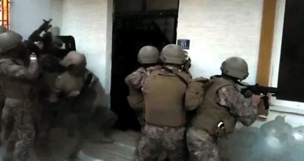 zehir-tacirlerine-narkoguc-operasyonu-90-gozalti-1696056754164.jpeg Zehir tacirlerine "narkogüç" operasyonu: 90 gözaltı-1