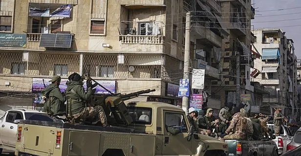 Halep'te neler oluyor? Şeyh Maksud da PKK/SDG işgalinden kurtarıldı | Teröristler otobüslerle Tabka'ya gönderildi