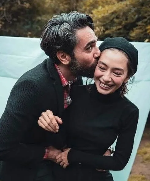 kadir-kiymet-bilmedi-neslihan-atagul-skandal-ihanetin-ardindan-bosan-baskisi-yapan-annesini-sildi-1683060244400.jpeg 'Kadir' kıymet bilmedi! Neslihan Atagül skandal ihanetin ardından 'boşan' baskısı yapan annesini sildi!-6