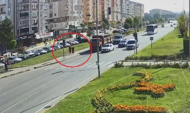 Çorum'da 2 kişinin öldüğü korkunç kaza kamerada!-2