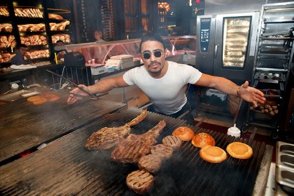 İlayda Alişan, önceki gün Nişantaşı'nda objektiflere takıldı-11