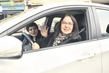 Deniz Uğur kızının selamıyla yumuşadı!