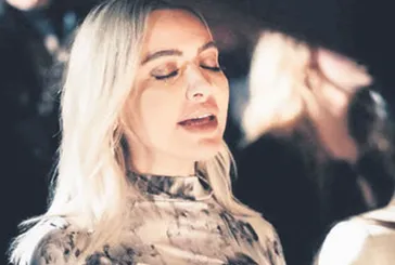 Hadise depremzedeler için bir kez daha kolları sıvadı!