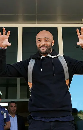 Beşiktaş yeni transferi Nathan Redmond'u İstanbul'a getirdi