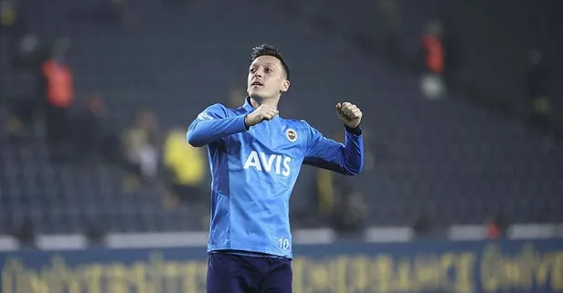 Fenerbahçeli Mesut Özil, Xavi ve Iniesta ile aynı listede! Tarihin en iyi 5 isminden biri olarak gösterdiler