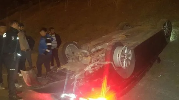 TEM'de feci kaza! Arkasındaki araç çarptı, otomobil takla attı-3