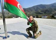 Aliyev Azerbaycan bayrağını Hocalı ve Hankendi’de göndere çekti