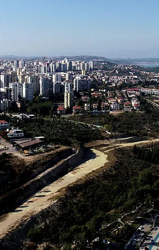 Adana için büyük tehlike! 'Duvarları çatlak binaları badana yaptırıp satıyorlar'