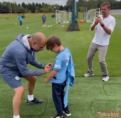 Engin Altan Düzyatan'ın oğluna bakın! Manchester City'in antrenmanını izlemeye gittiler - 8
