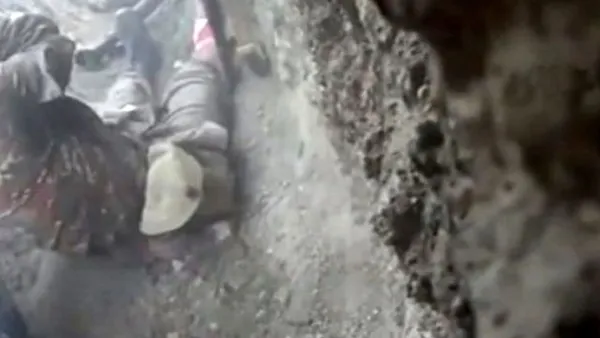 Ermeni askerlerin ailelerinden Paşinyan’a sert tepki: Çocuklarımızı ölüme gönderdiler!-3