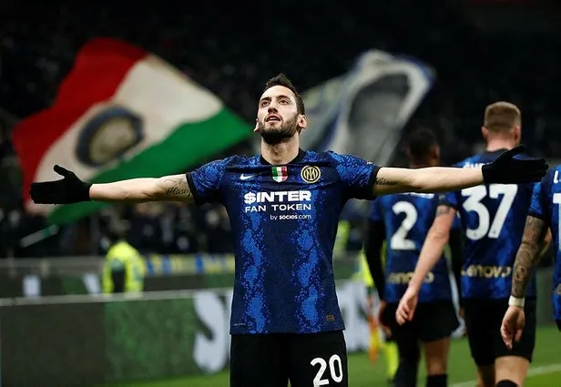 hakan-calhanoglundan-liverpoola-gozdagi-buraya-bunu-gostermek-icin-geldim-1644942090225.jpeg Hakan Çalhanoğlu'ndan İngilizlere gözdağı! "Tüm silahları kullanacağız"-2