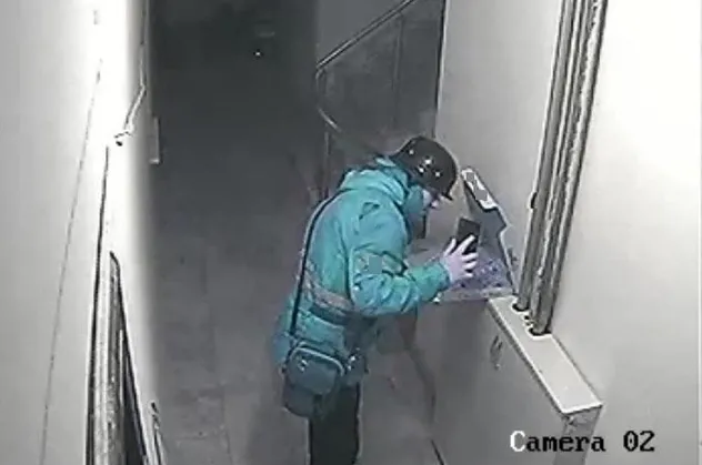 Son dakika: Pizzaya tüküren kuryenin cezası belli oldu
