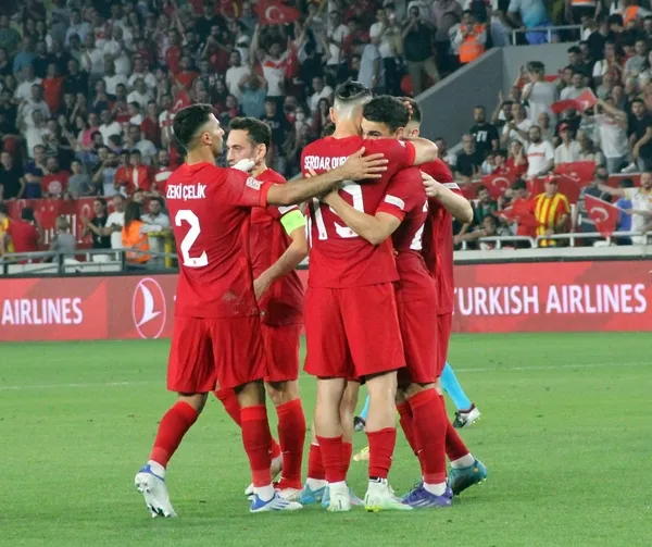 milli-takim-haberleri-turkiye-milli-takimi-dunya-siralamasinda-yukseldi-1655979193409.jpg Milli takım haberleri: Türk Milli Takımı dünya sıralamasında yükseldi!-5