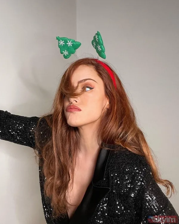 Mine Tugay ceketinin içine hiçbir şey giymeden paylaştı yeni yıl pozları olay oldu! ‘2021 yordun bizi’ diyen Mine yine çok konuşuldu - 8