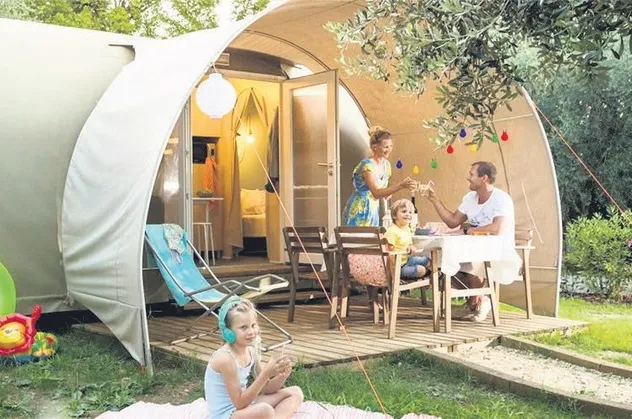 Kamp yapmak isteyenler ‘glamping’ tesislerine yöneldi! Tesislerin gecelik fiyatı 8 bin liraya kadar çıktı