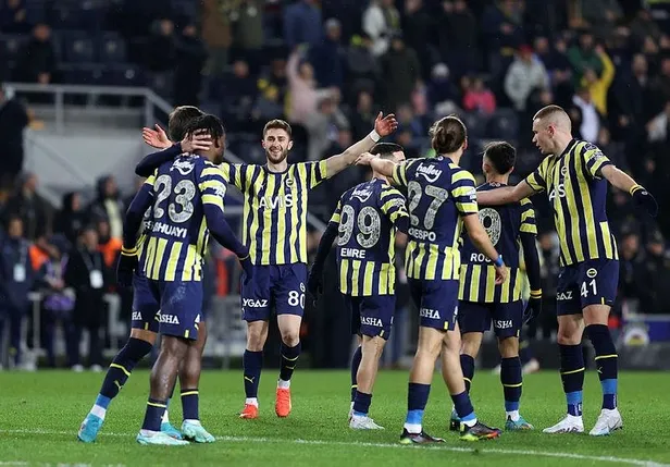 valencianin-4-gol-attigi-macta-fenerbahce-pasayi-dagitti-1675040501992.jpeg Valencia’nın 4 gol attığı maçta Fenerbahçe Paşa’yı dağıttı-12