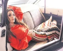 Yağmur Tanrısevsin’den estetikli oyunculara sert çıkış: Köylü kızı oynayamazlar!