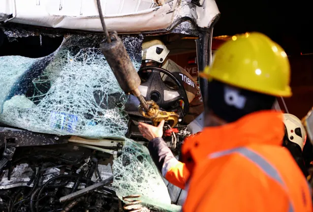 Son dakika: İstanbul'da sabah şoku! TEM'de kaza: Uzun kuyruklar oluştu-5
