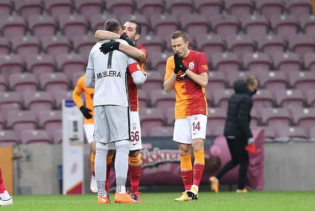 220-gun-sonra-formasina-kavusan-galatasarali-fernando-musleradan-itiraf-dun-gece-uyuyamadim-1611169838571.jpeg