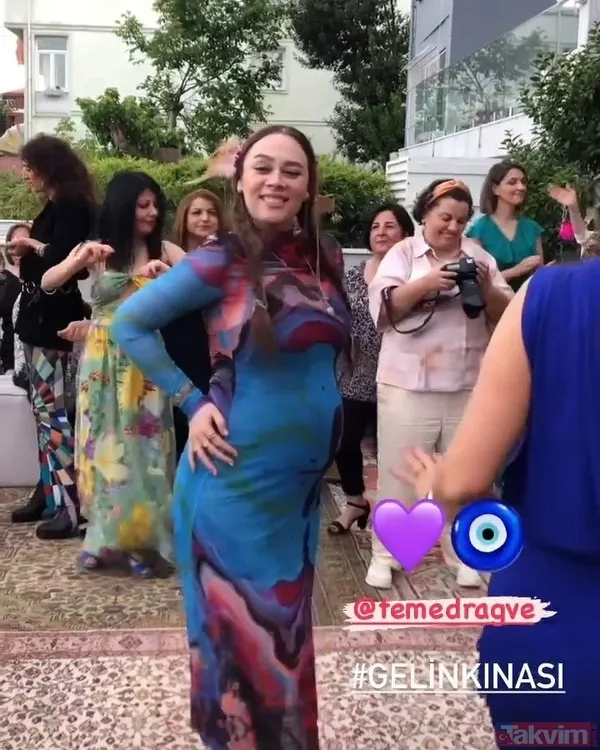 6 aylık hamile Demet Evgar’dan kına gecesi! Karnı burnunda göbek atan Demet’in son haline bakın! Sosyal medyayı salladı - 7