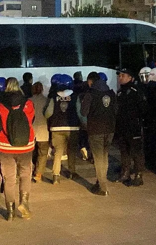 Hem dağda hem de şehirde geçit yok! Pençe Kılıç Hava Harekatı'nı protesto etmek isteyen HDP'li gözaltına alındı