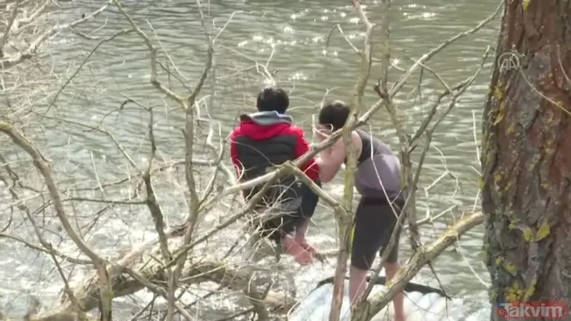 Mülteciler akın akın Yunanistan'a gidiyor! Meriç Nehrini yüzerek geçtiler