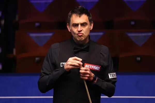 dunyanin-en-iyi-bilardo-oyuncularindan-ronnie-osullivan-kebaba-daldi-1636092815456.jpg Dünyanın en iyi bilardo oyuncularından Ronnie O’Sullivan kebaba daldı-5