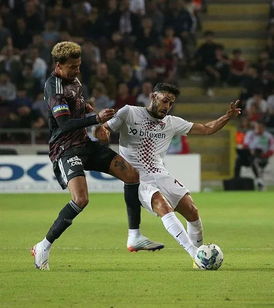 hatayspor-1-0-geriye-dustugu-karsilasmada-ze-luis-ve-kaan-kanakin-golleriyle-besiktasa-diz-cokturdu-1666639210112.jpeg