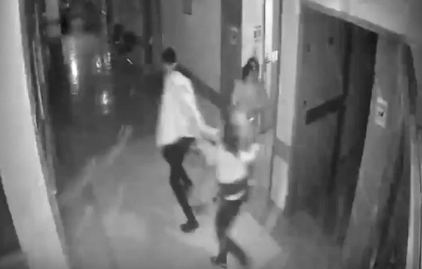 depremde-olume-meydan-okuyarak-cocuklari-kucaklayip-tahliye-eden-seyma-hemsire-konustu-onlari-almadan-disari-c-1676355396822.jpg Depremde ölüme meydan okuyarak çocukları kurtardı! Şeyma hemşire o anları anlattı: "Tanımadığım biri olsa da aynısını yapardım"-2