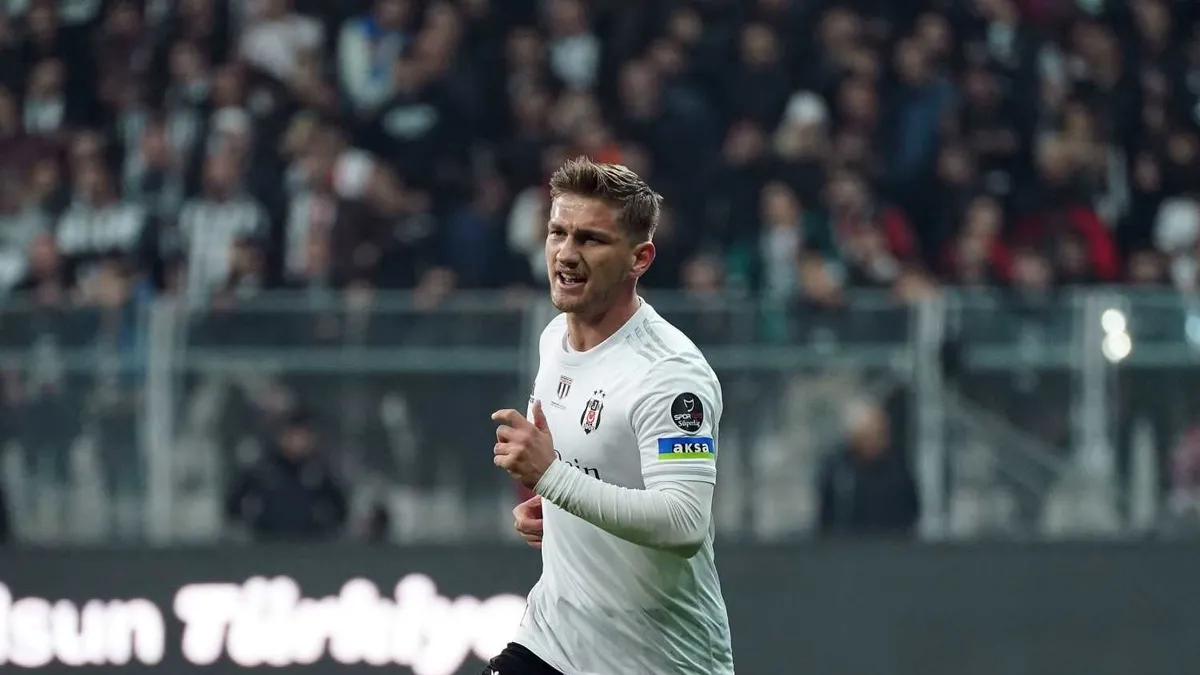Semih Kılıçsoy imza için gidiyor