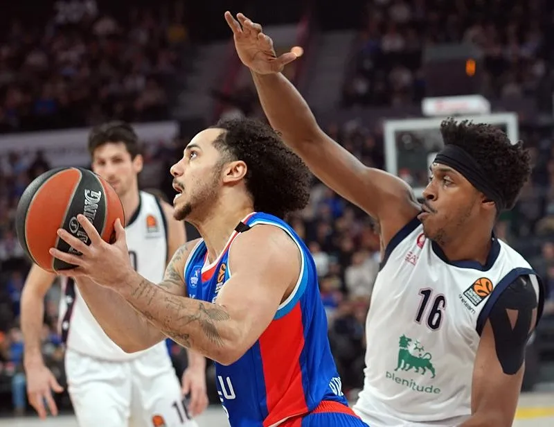 A.Efes farklı kazandı