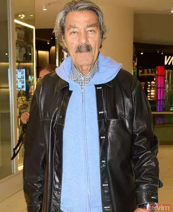 Yeşilçam yıldızı Kadir İnanır entübe edilmişti! Başhekimden sonra Jülide Kural'dan açıklama geldi! "Beni tanıdı, elimi tuttu" - 22