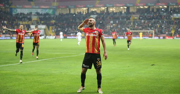 Galatasaray, Trabzonspor, Beşiktaş ve Fenerbahçe’nin listesindeydi! Kayserispor’dan flaş Onur Bulut hamlesi