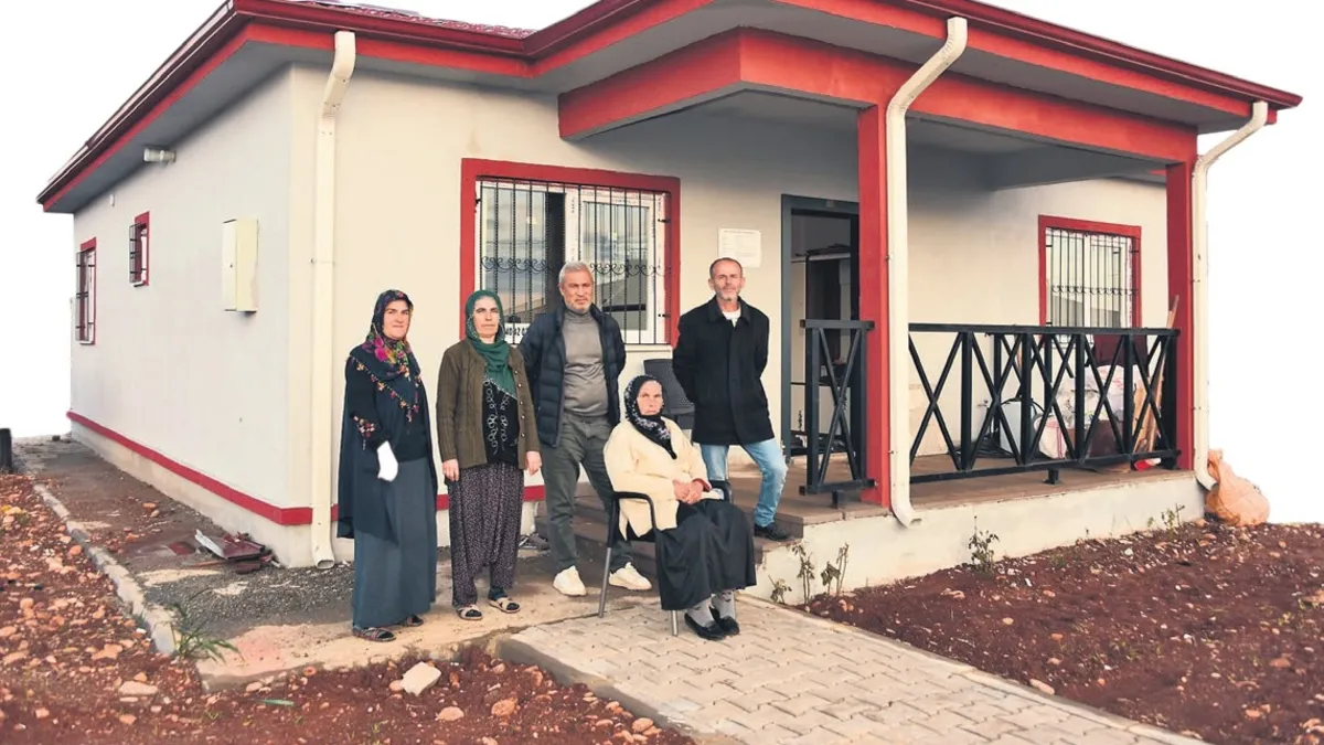 Hatay'da Depremzedeler Yeni Evlerinde İlk Bayramlarını Kutluyor