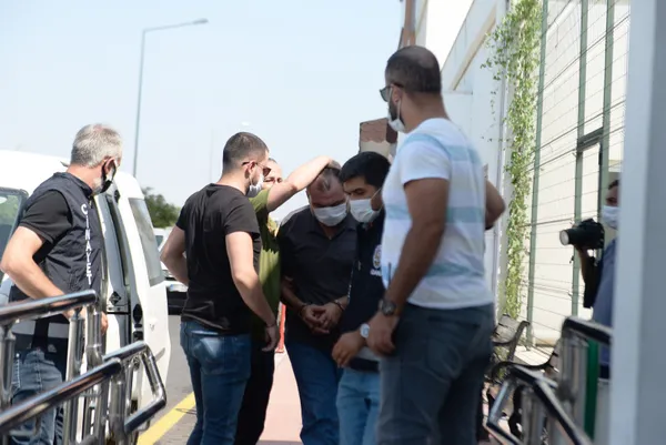 annesi-ve-kardesini-olduren-hatay-vali-yardimcisi-annem-beni-hic-sevmedi-evde-yaptigi-yemegin-bile-parasini-istiyordu-1628674399813.jpg Annesi ve kardeşini öldüren Hatay Vali Yardımcısı: Annem beni hiç sevmedi evde yaptığı yemeğin bile parasını istiyordu-10