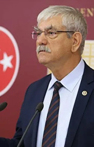 CHP'li Kani Beko'dan 'çıplak semazen' savunması: Tepki gösterenlere "yobaz ve sapkınlar" dedi